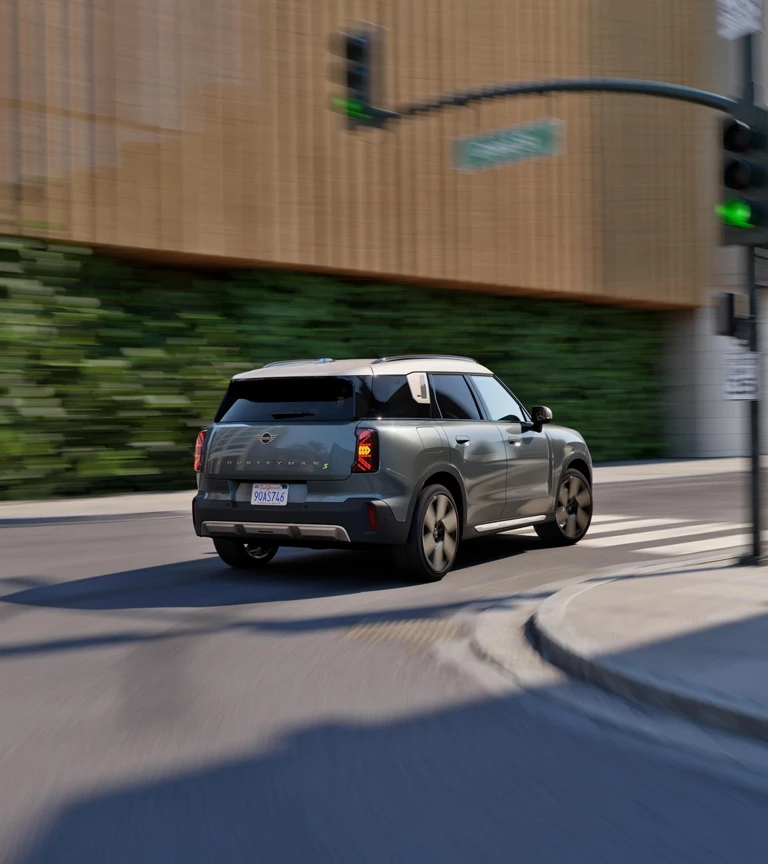 Напълно електрическо MINI Countryman – stage