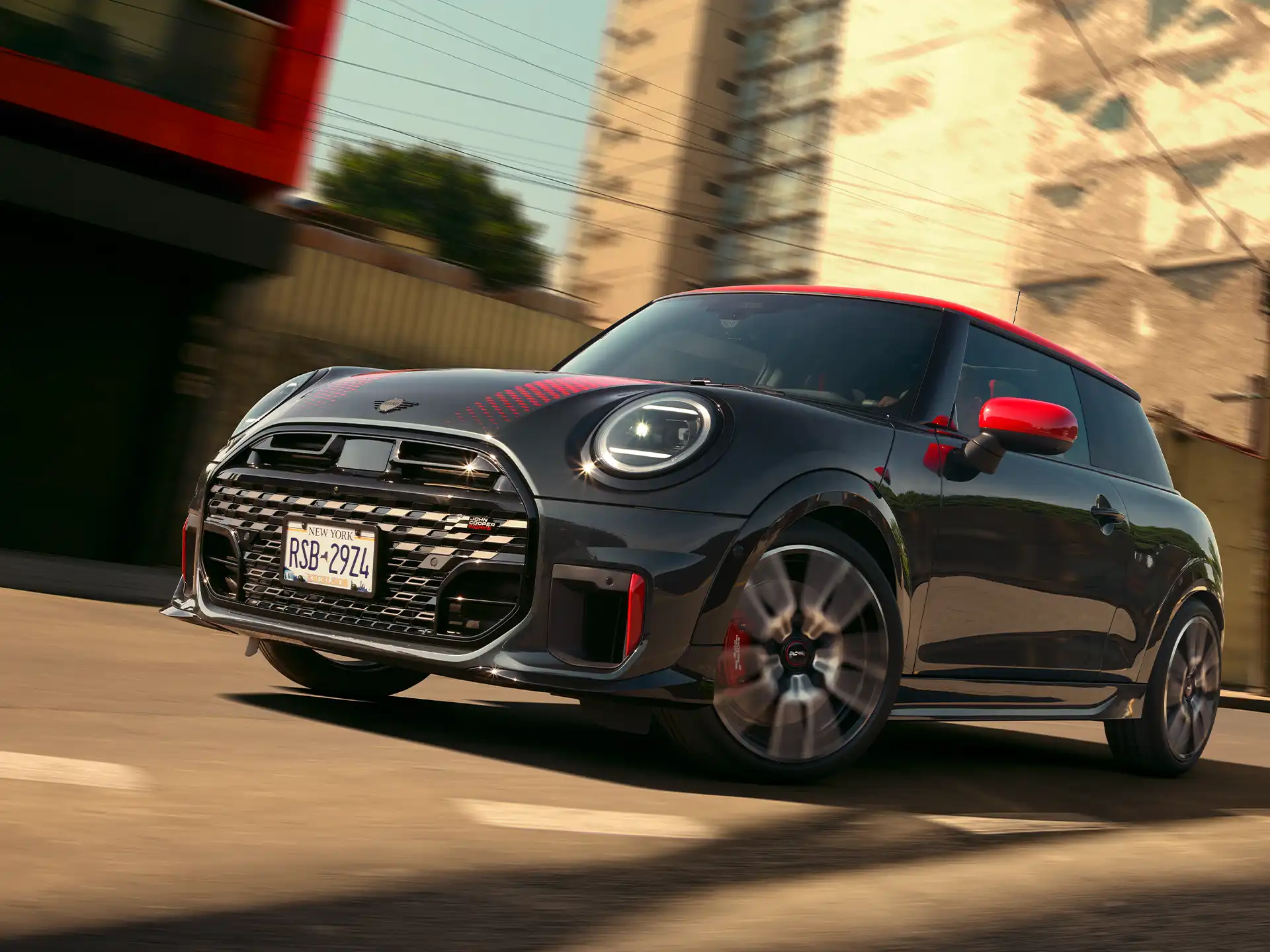 MINI John Cooper Works - f66 JCW изглед отстрани