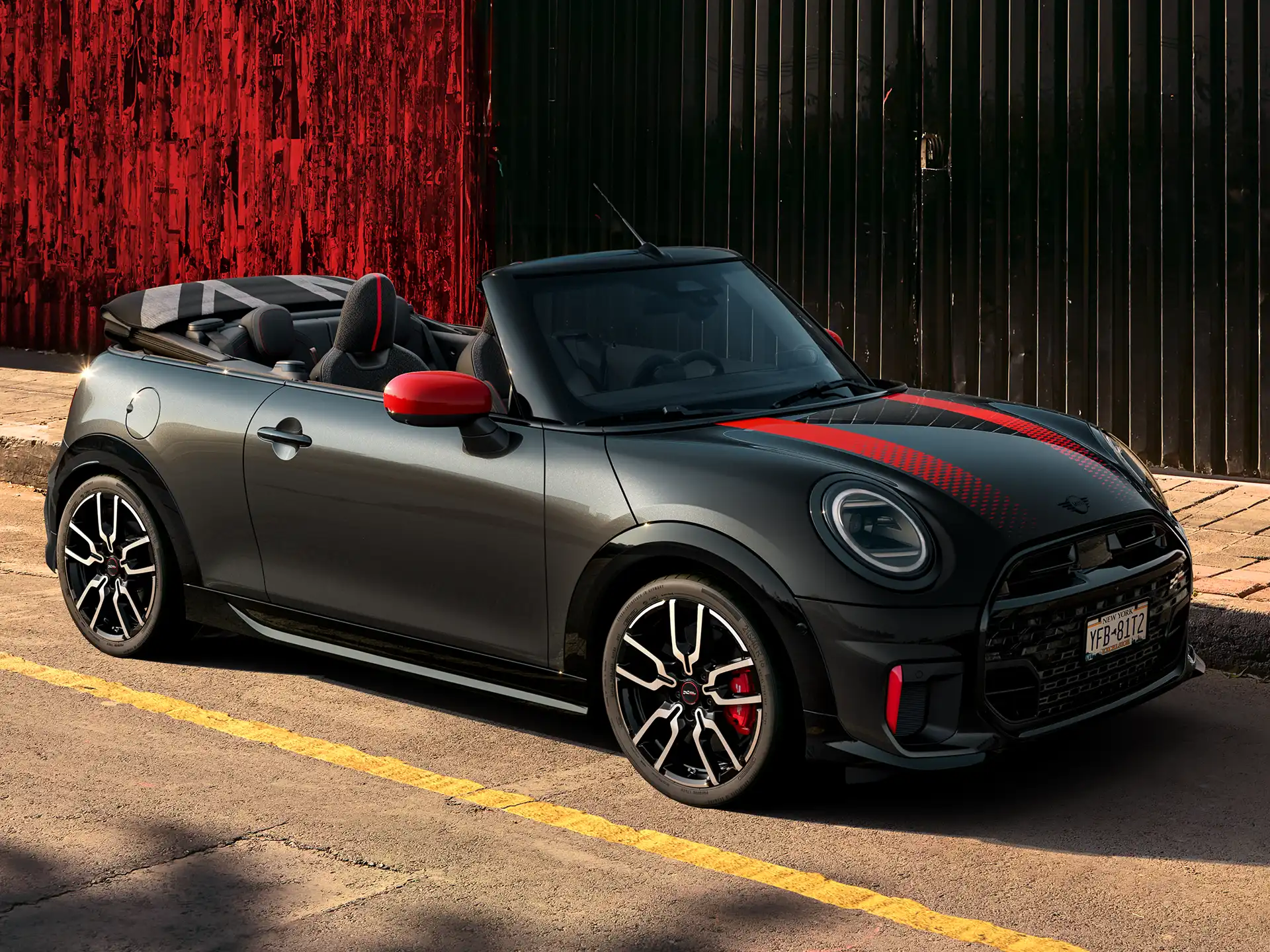 MINI John Cooper Works - F67 JCW изглед отстрани